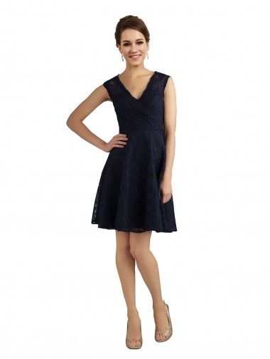 Acheter Bleu marine foncé Trapèze Col V Dentelle Courte Robes demoiselle d'honneur / Robes de cocktail